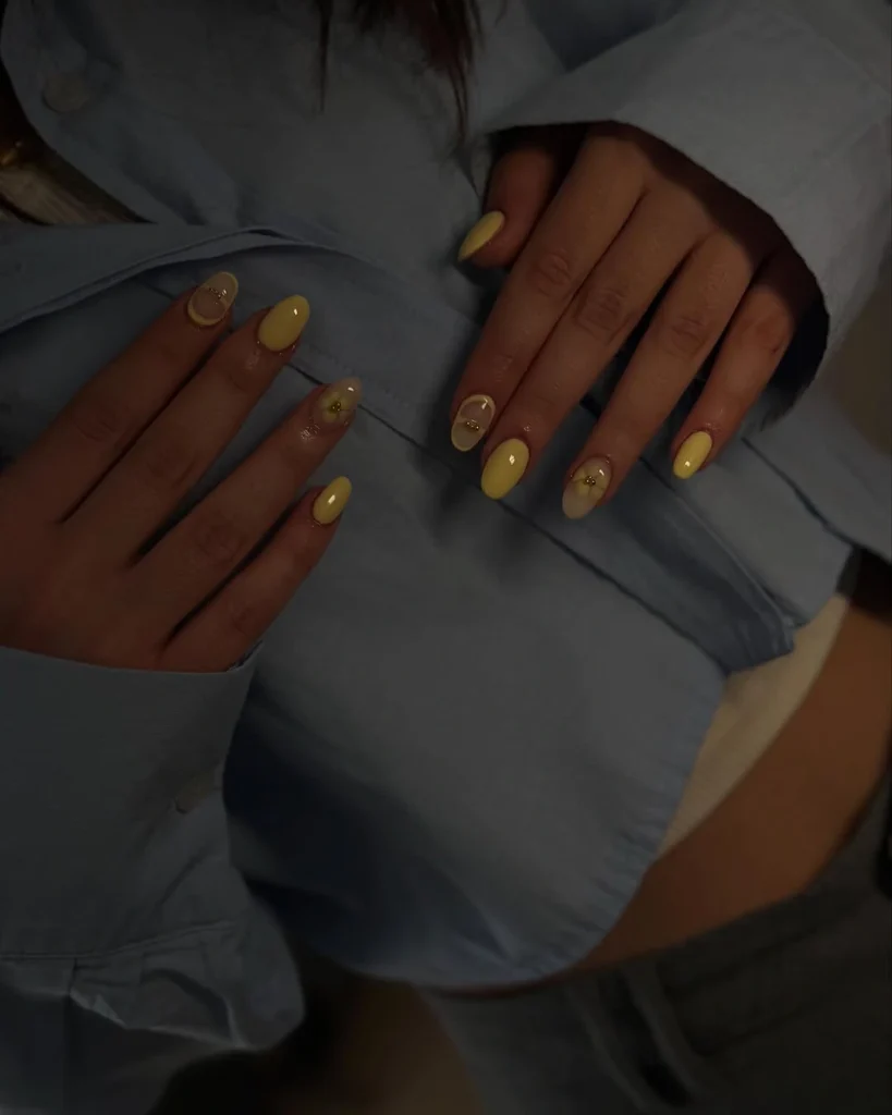 Cute Yellow Nail Art Ideas