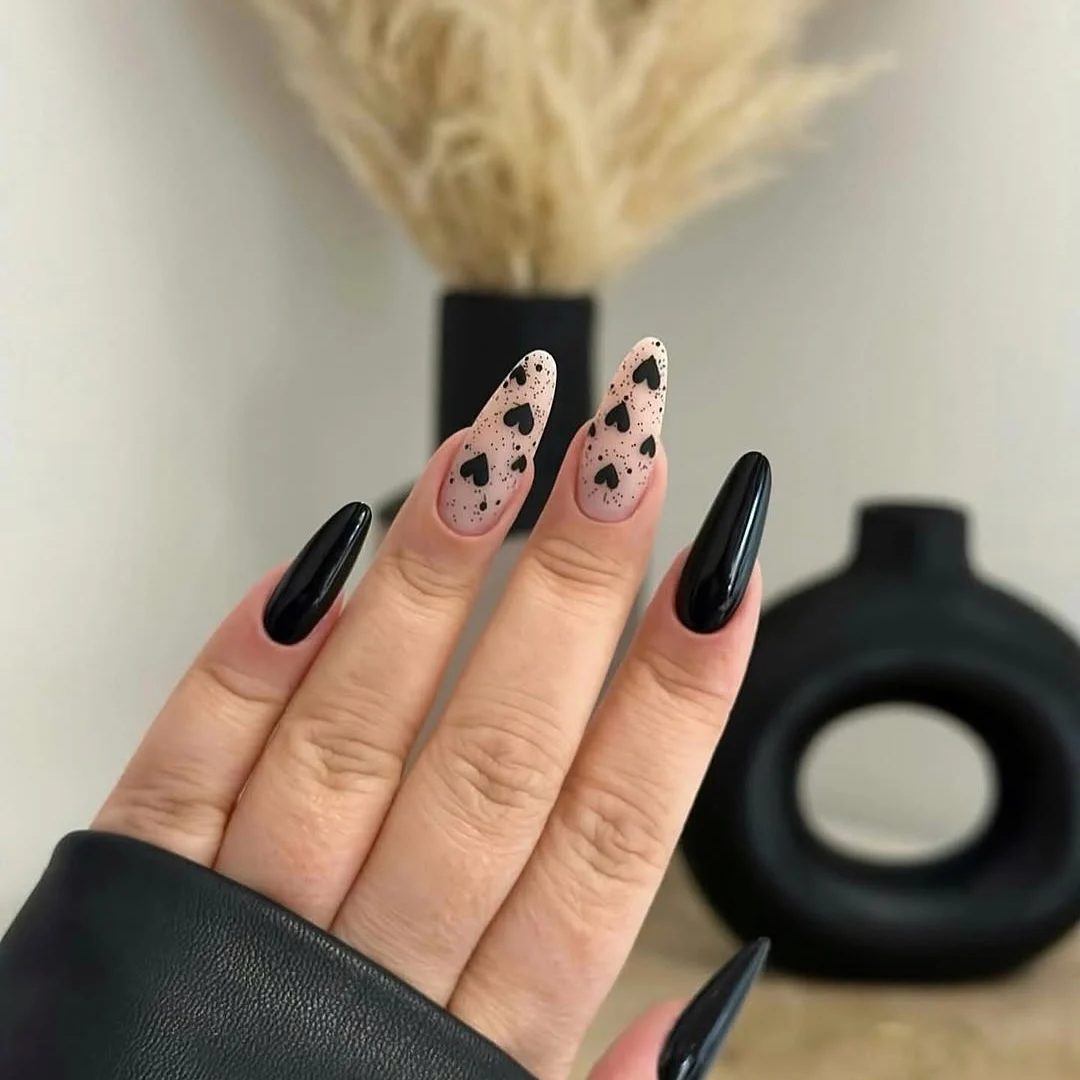 11 Simple Black Nail Art Designs Inspired by Celebrities in 2025