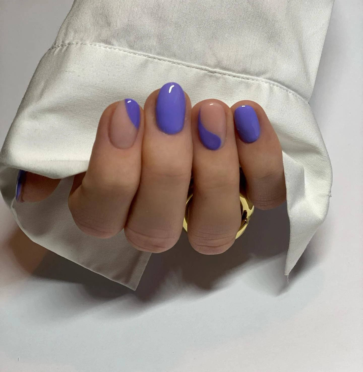 18+ Cute Short Fall Nails Ideas with Neutral Tones You’ll Love This Season 17 Minimal Negative Space Nails