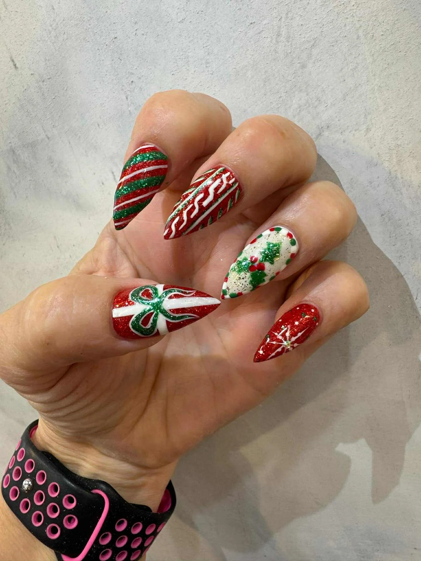 30 Simple Candy Cane Christmas Nail ideas That Look Super Cute 6 Stripes Candy Cane Nail design ideas