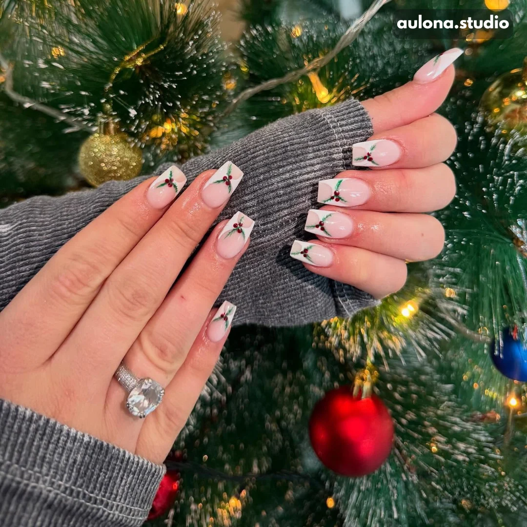 18 Cute & Easy New Year Nails That Look Salon-Perfect 2 Aulona.studio easy new year nail art