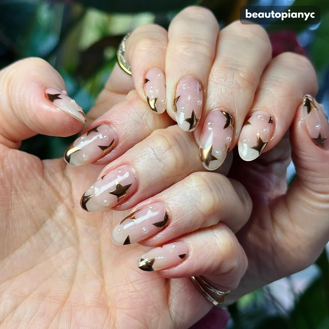 18 Cute & Easy New Year Nails That Look Salon-Perfect 18 beautopianyc gold accent nail art