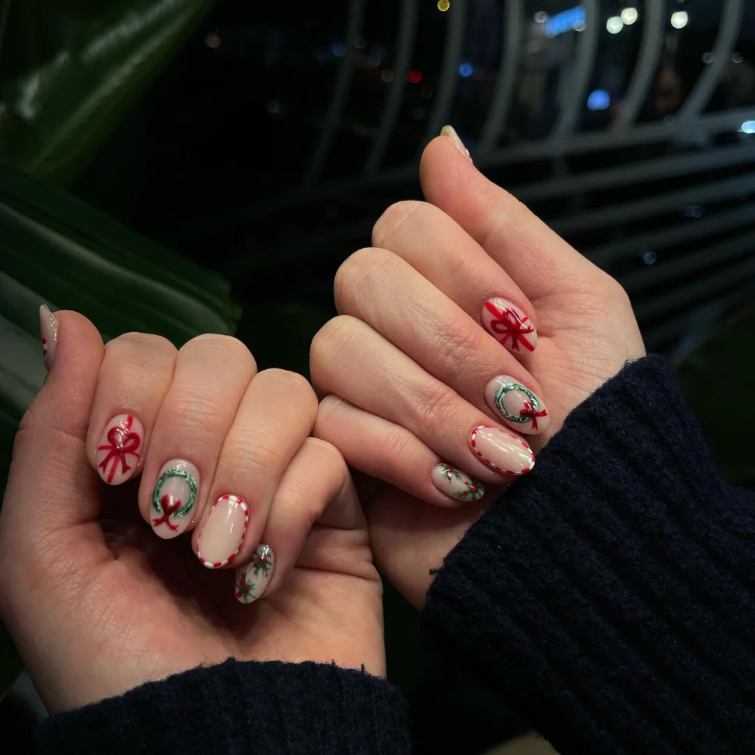 18 Cute & Easy New Year Nails That Look Salon-Perfect